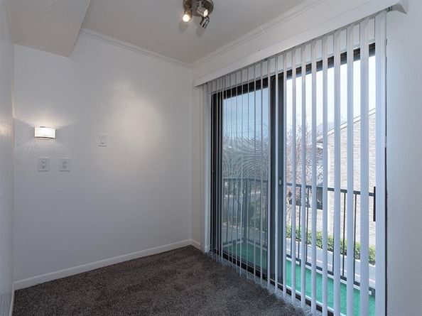 7450  Holly Hill Drive  105, Dallas Texas 75231