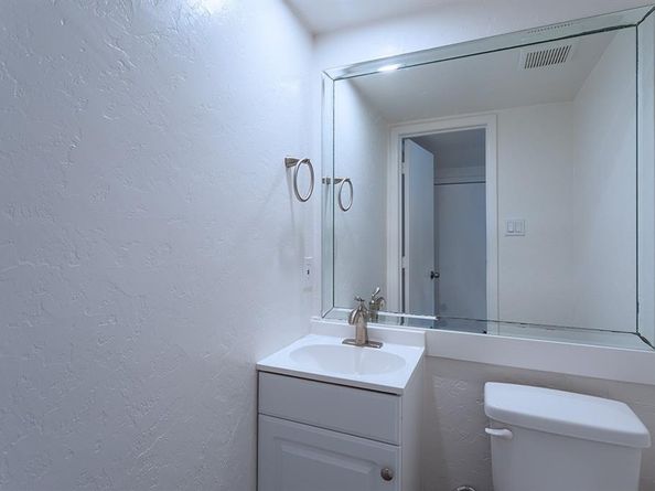 7450  Holly Hill Drive  105, Dallas Texas 75231