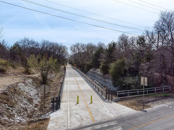 7450  Holly Hill Drive  105, Dallas Texas 75231