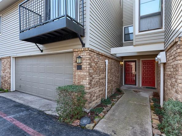 7450  Holly Hill Drive  105, Dallas Texas 75231