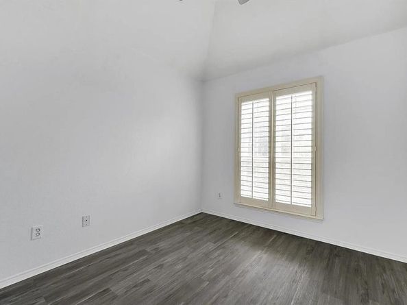 1372  Mae  , Carrollton Texas 75007