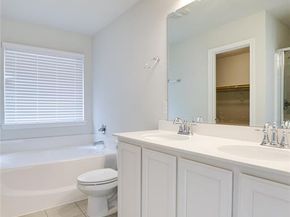 10813  Valor Trail , Fort Worth Texas 76108