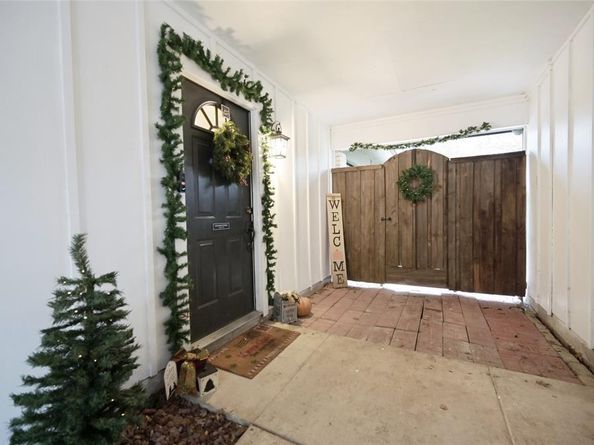 2708  Foxcroft Circle , Denton Texas 76209