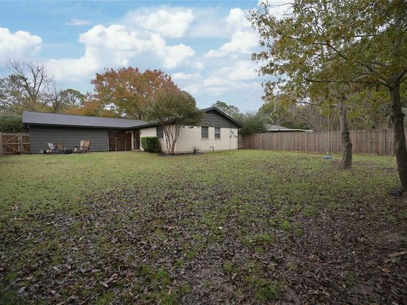 2708  Foxcroft Circle , Denton Texas 76209