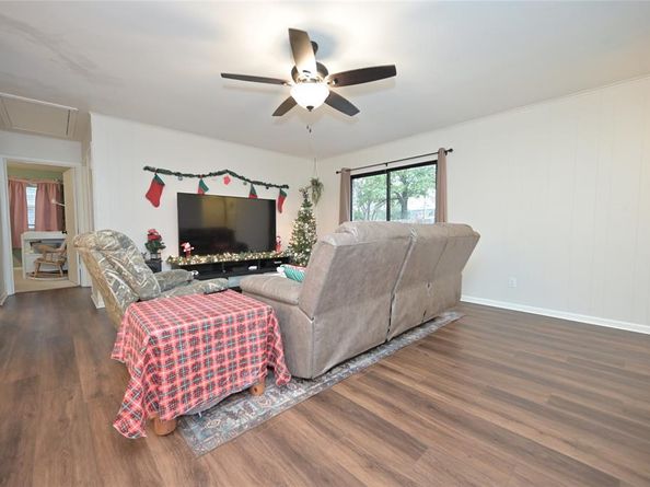 2708  Foxcroft Circle , Denton Texas 76209