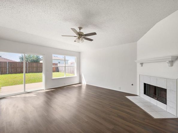 1406  Anglican Drive , Arlington Texas 76002