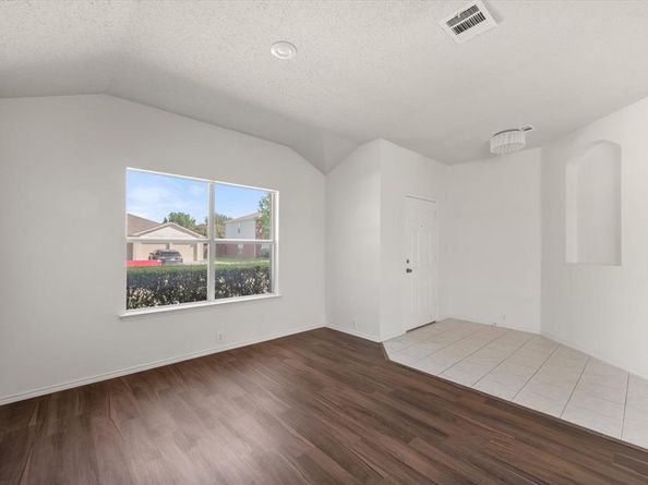 1406  Anglican Drive , Arlington Texas 76002