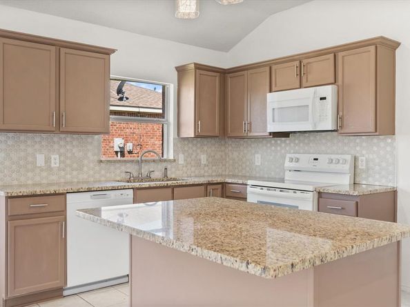 1406  Anglican Drive , Arlington Texas 76002