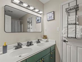 1522  Oakwood Drive , Denton Texas 76205