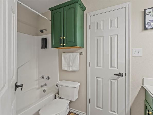 1522  Oakwood Drive , Denton Texas 76205