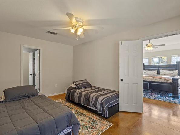 1522  Oakwood Drive , Denton Texas 76205