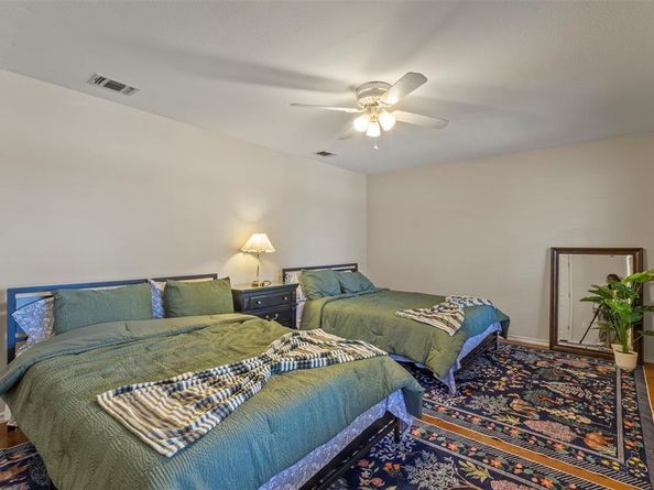 1522  Oakwood Drive , Denton Texas 76205