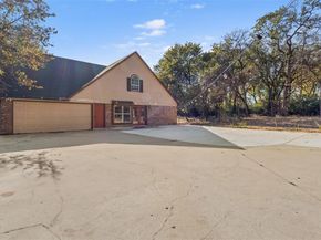1522  Oakwood Drive , Denton Texas 76205