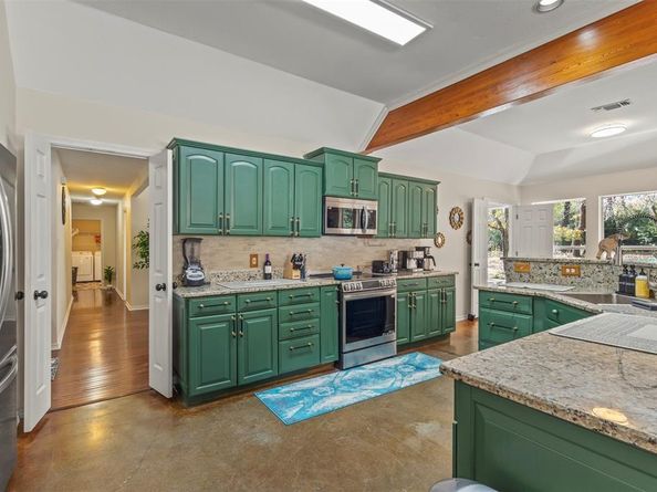 1522  Oakwood Drive , Denton Texas 76205