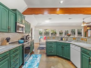 1522  Oakwood Drive , Denton Texas 76205