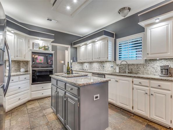 2400  Wild Rose Court , Arlington Texas 76006