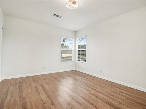 928  Ash Crescent Street , Fort Worth Texas 76104