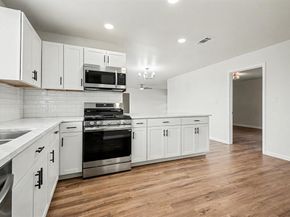 928  Ash Crescent Street , Fort Worth Texas 76104