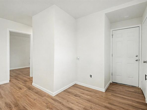 928  Ash Crescent Street , Fort Worth Texas 76104