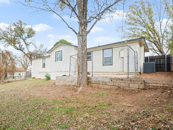 928  Ash Crescent Street , Fort Worth Texas 76104