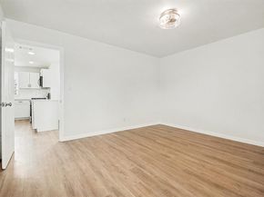 928  Ash Crescent Street , Fort Worth Texas 76104