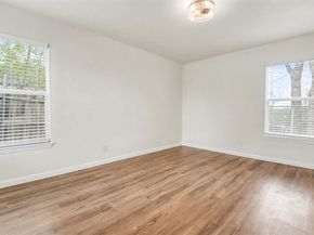 928  Ash Crescent Street , Fort Worth Texas 76104