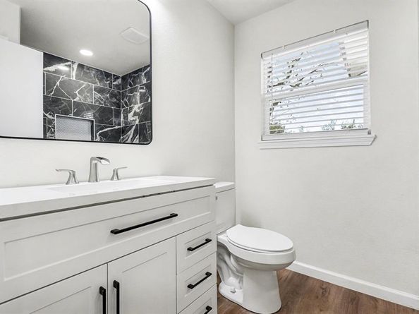 928  Ash Crescent Street , Fort Worth Texas 76104