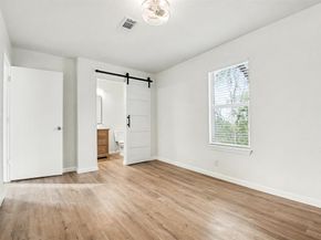 928  Ash Crescent Street , Fort Worth Texas 76104