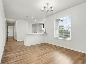 928  Ash Crescent Street , Fort Worth Texas 76104