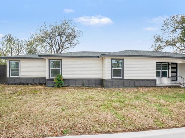 928  Ash Crescent Street , Fort Worth Texas 76104