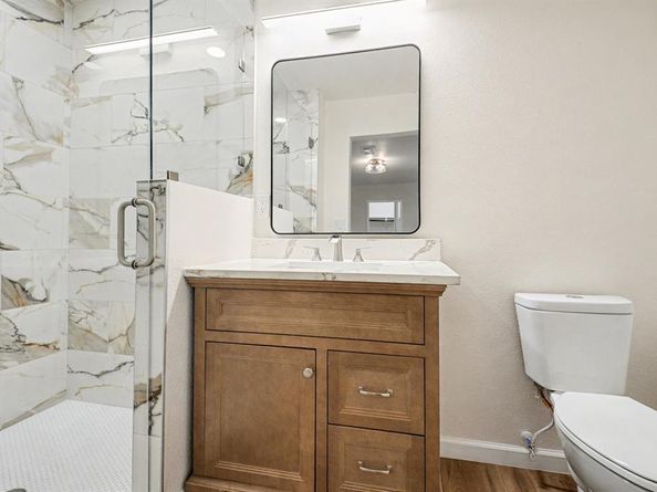 928  Ash Crescent Street , Fort Worth Texas 76104