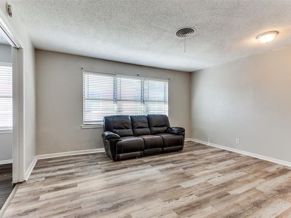 2705 W Fuller Avenue , Fort Worth Texas 76133