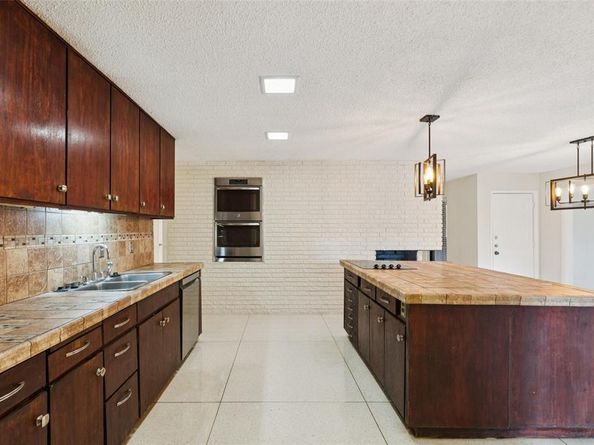 7267  Madeira Drive , Fort Worth Texas 76112