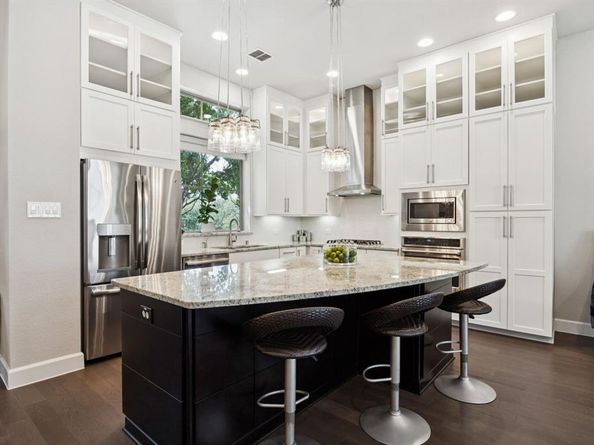 779  Lacey Oaks Place , Dallas Texas 75204