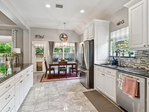 708  Cresthaven Drive , McKinney Texas 75071