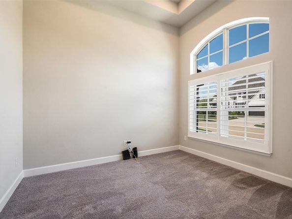 1008  Turtle Creek Avenue , Denton Texas 76210