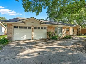 1703  Park Hill Drive , Arlington Texas 76012
