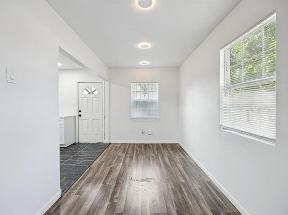 3228  Emmett Street , Dallas Texas 75211