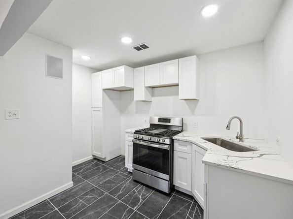 3228  Emmett Street , Dallas Texas 75211