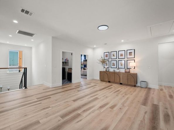 4029  Ivanhoe Lane , Dallas Texas 75212
