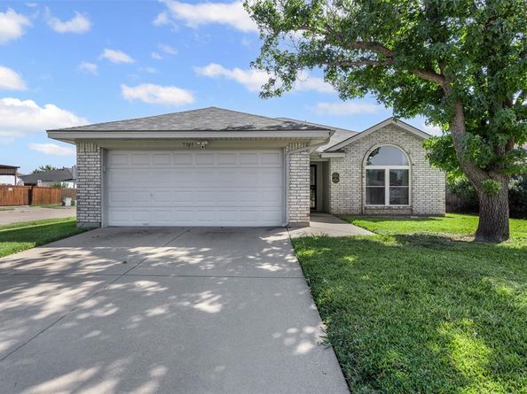 7301  Wagonwheel Road , Fort Worth Texas 76133