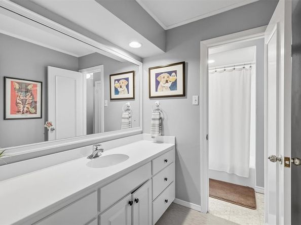 3904  Stonehenge Road , Fort Worth Texas 76109