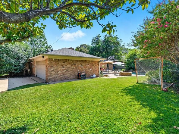 3904  Stonehenge Road , Fort Worth Texas 76109