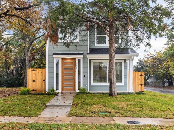 2500  Lowery Street , Dallas Texas 75215