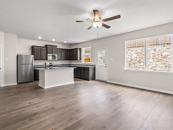 6325  Crosswood Lane , Dallas Texas 75241