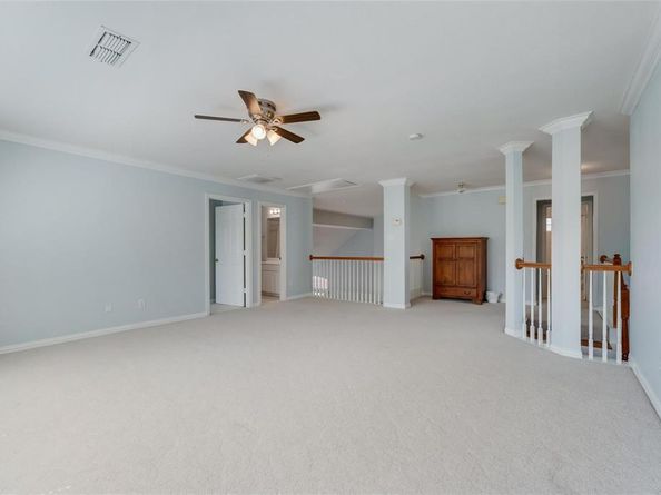 9013  Crown Point Circle , Irving Texas 75063