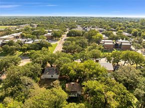 2711 N Locust Street , Denton Texas 76209
