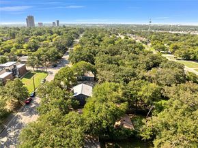2711 N Locust Street , Denton Texas 76209