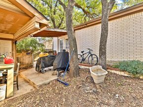 2711 N Locust Street , Denton Texas 76209