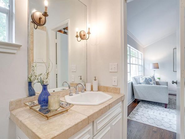 624  Edgefield Road , Fort Worth Texas 76107